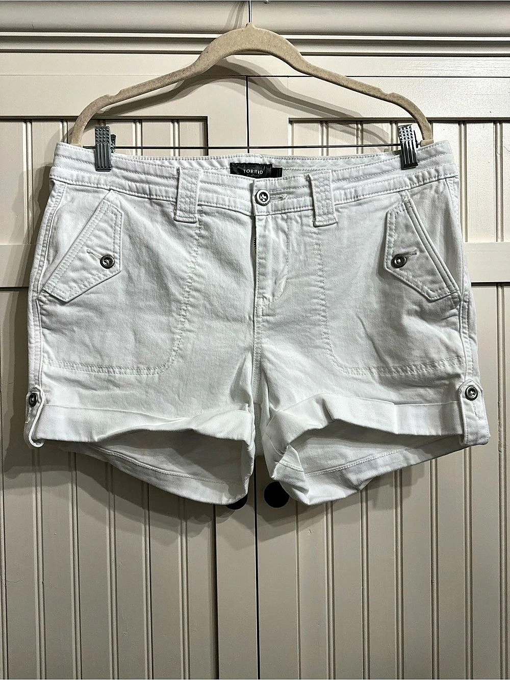 Torrid White Cargo Shorts Size 14